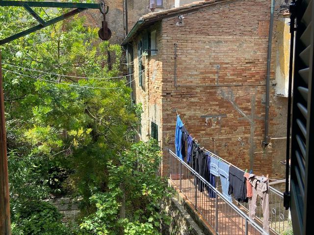 Volterra: vendesi terratetto da ristrutturare diviso in 2 ap. 165m² Volterra