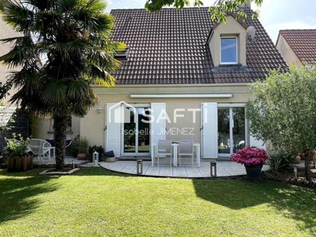 Volume, tranquillité et proche de tout pour cette belle maison de 4 chambres !