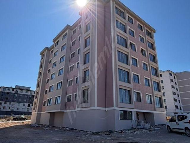 VOLKAN EMLAK'TAN YENİ MAH. DORA PARKTA SATILIK 2+1 DAİRE