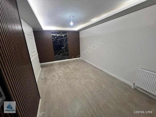VOLKAN EMLAK HABİBLER MAH SİTEDE İÇİNDE 2+1 85M2 1.KAT DAİRE