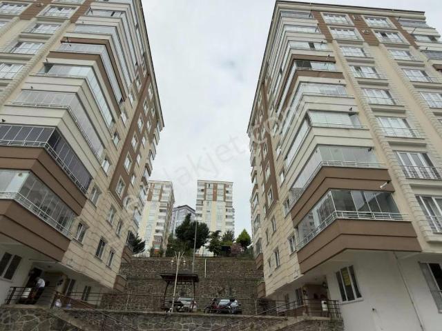 Volkan Yatırım Gayrimenkul'den Yüksek Giriş 140m2 Daıre