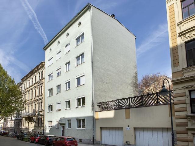 Volksfeststraße 31 8