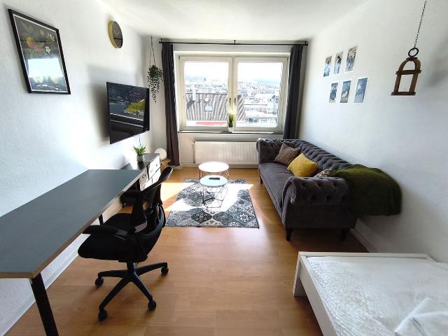 Voll möbliert mit Panorama Blick & Schwebebahn | All inclusive, Wuppertal Amsterdam Apartments for Rent