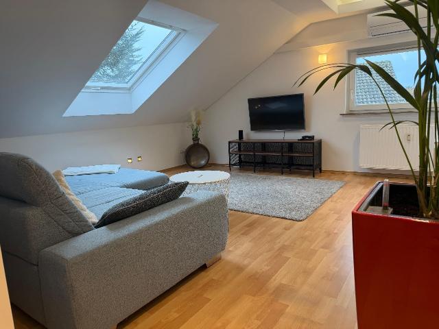 Voll möbliert, hochwertig ausgestattete Wohnung mit Balkon in St. Augustin Hangelar, 10 min bis Bonn