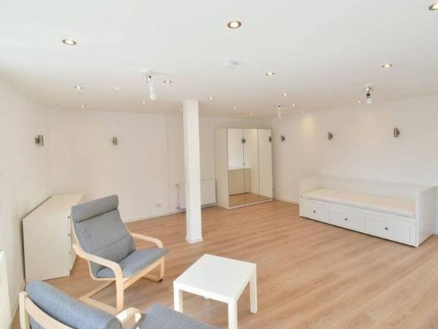 Voll möblierte 1 Zimmer Wohnung mitten im Zentrum Sindelfingen