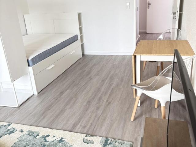 Voll Möblierte 1 Zimmer Wohnung im 5. OG in Mainz Gonsenheim 990,00 EURO