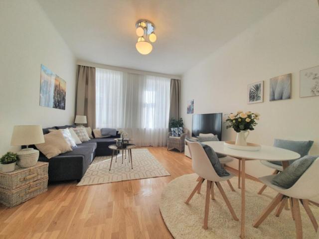 Schöne möblierte 3 Zimmer Wohnung zum Wohlfühlen Stylish Design Apartment fully furnished