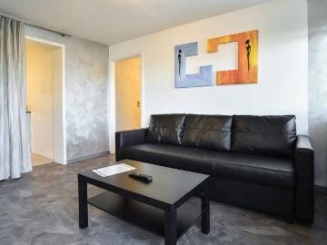 Voll möblierte und ausgestattete 2 Zi WHG in top Lage mit Balkon