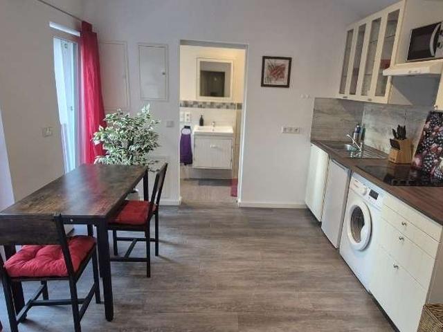 Voll möblierte, renovierte & gut geschnittene 2 Zimmer Wohnung in Frankfurt Niederrad