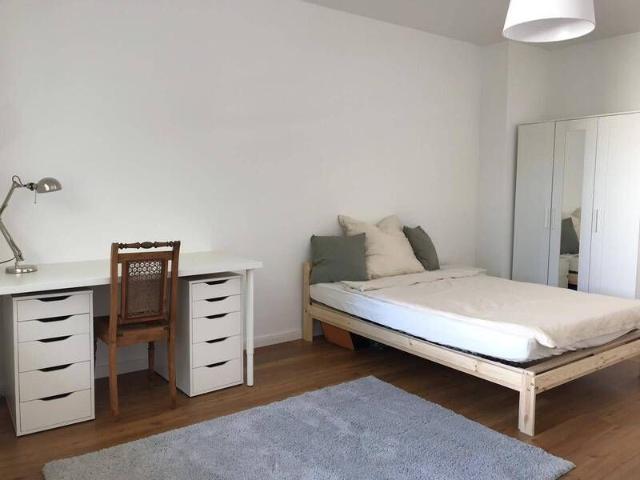 Voll möbliertes 24,5qm WG Zimmer in Kreuzberg zu vermieten