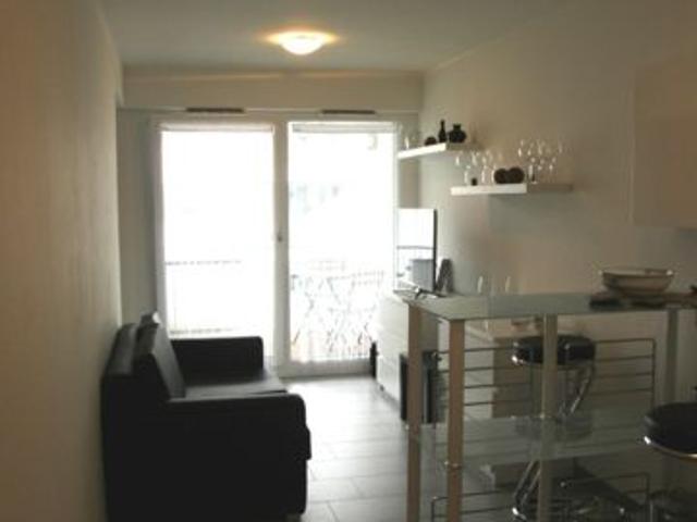 Voll möbliertes Singleapartment im Süden von Ingolstadt!