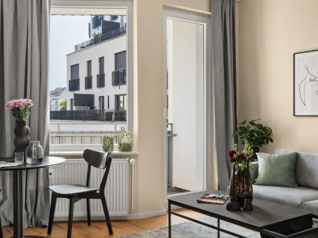 Voll möbliertes Studio Apartment mit Balkon in Berlin Neukölln