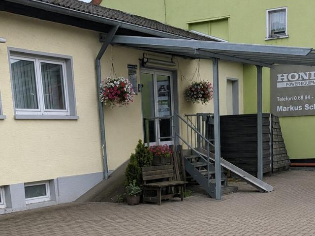 Voll ausgestattete Hundetagesstätte zu verpachten