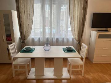Voll ausgestattete, zentral gelegene Kleinwohnung. Wohnen auf Zeit