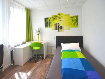 Voll ausgestattetes, schönes 1 Zimmer Apartment zentral in Niederrad