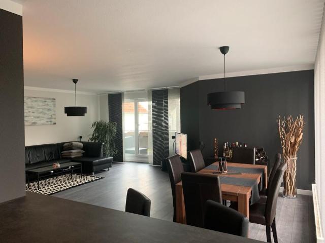 Voll klimatisierte & sanierte 102m2 stilvolle Wohnung