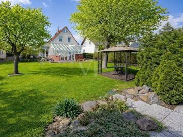 Voll unterkellertes Einfamilienhaus mit tollem Garten!