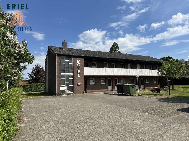 Voll vermietetes Renditeobjekt in Friedeburg mit Ausbaupotenzial – Motel + Baugrundstück – Provision