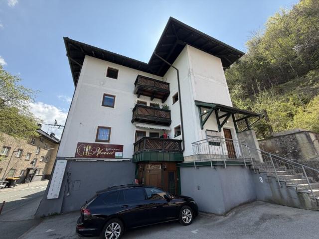 Voll vermietetes Zinshaus mit 7 Wohneinheiten in Hallein