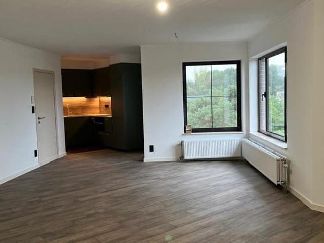 Volledig vernieuwd appartement met twee slaapkamers + garage