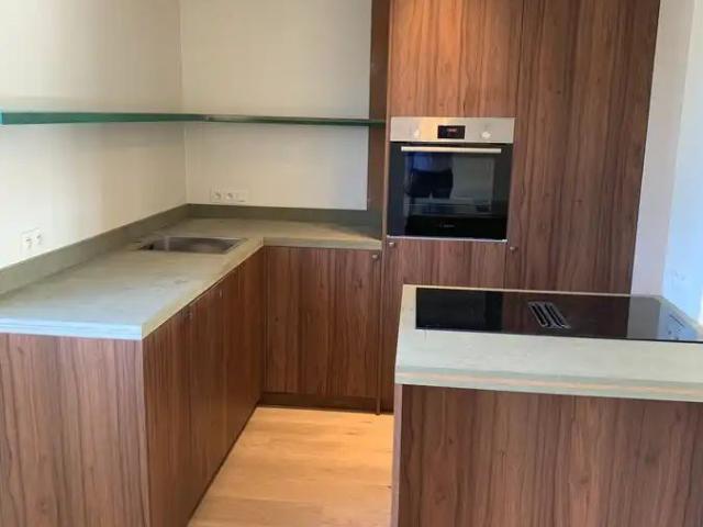 Volledig vernieuwd één slaapkamer appartement te huur in Merksem op de tweede verdieping