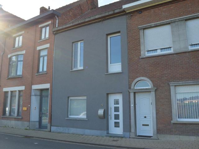 Volledig vernieuwde instapklare rijwoning