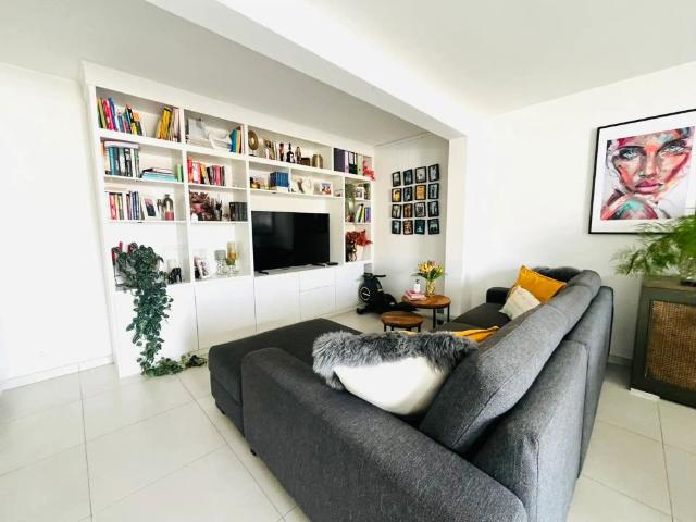 VOLLEDIG BEMEUBELD APPARTEMENT TE LIEDEKERKE
