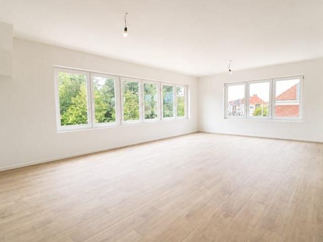Volledig gerenoveerd 3 slaapkamerappartement
