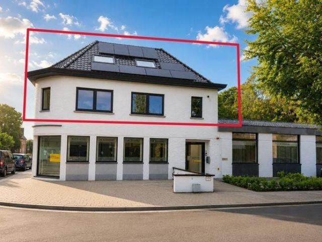 Volledig gerenoveerd appartement duplex te huur met 4 slp…