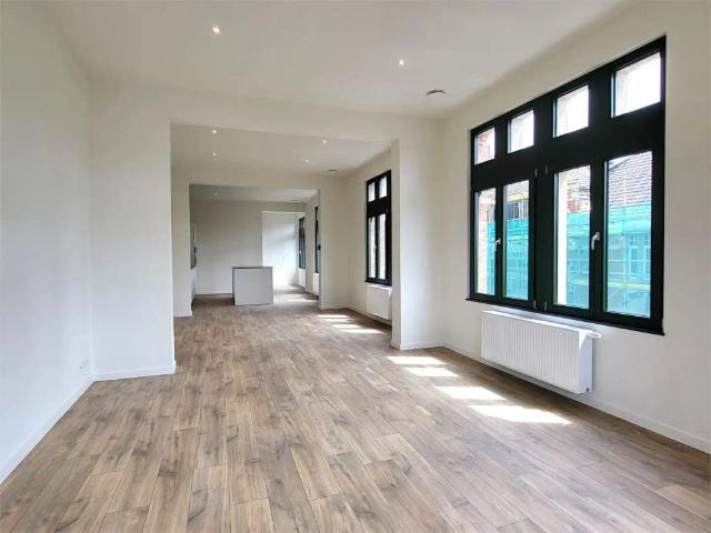 Volledig gerenoveerd appartement met 2 slaapkamers in het hart van Gent
