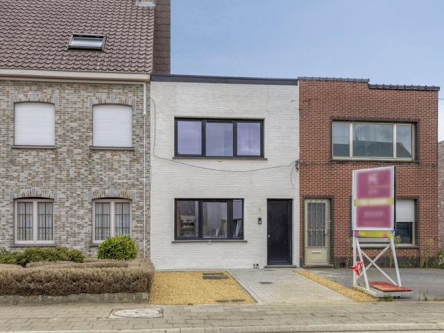 Volledig gerenoveerd appartement met terras in Koningshooikt