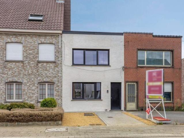 Volledig gerenoveerd appartement met terras in Koningshooikt