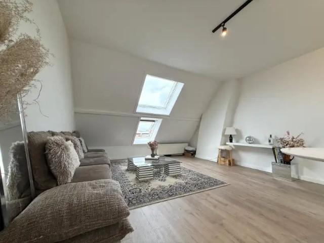 Volledig gerenoveerd dakappartement nabij de Visserij