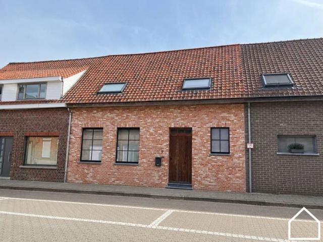 VOLLEDIG GERENOVEERDE EN ENERGIEZUINIGE WONING MET TUIN EN G