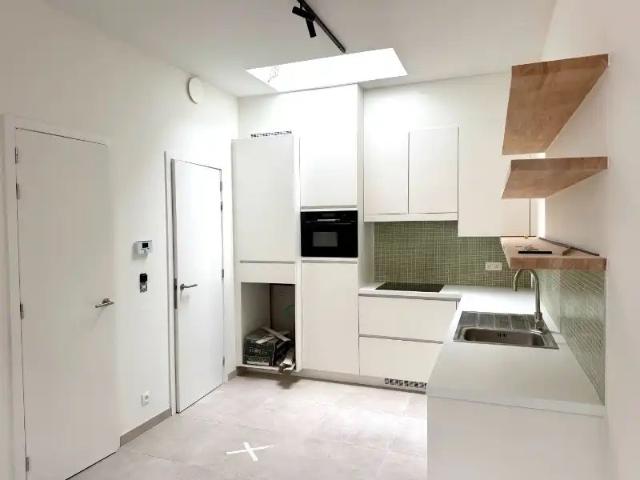 VOLLEDIG GERENOVEERDE EN INSTAPKLARE WONING