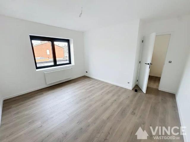 Volledig gerenoveerde, energiezuinige woning met tuin