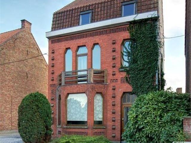Volledig gerenoveerde woning met 5 slaapkamers