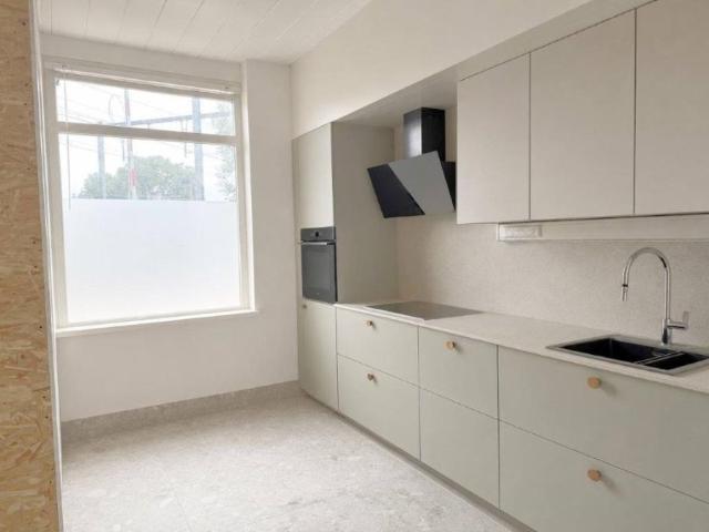 Volledig gerenoveerde woning met 3 slaapkamers en stadskoer