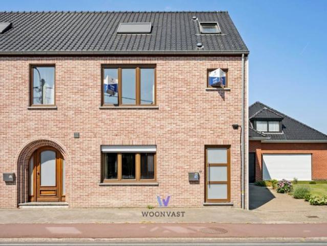 Volledig gerenoveerde woning met 3 slaapkamers in Overmere!