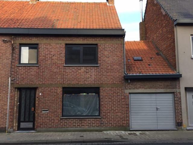 Volledig gerenoveerde woning met tuin & zonneterras