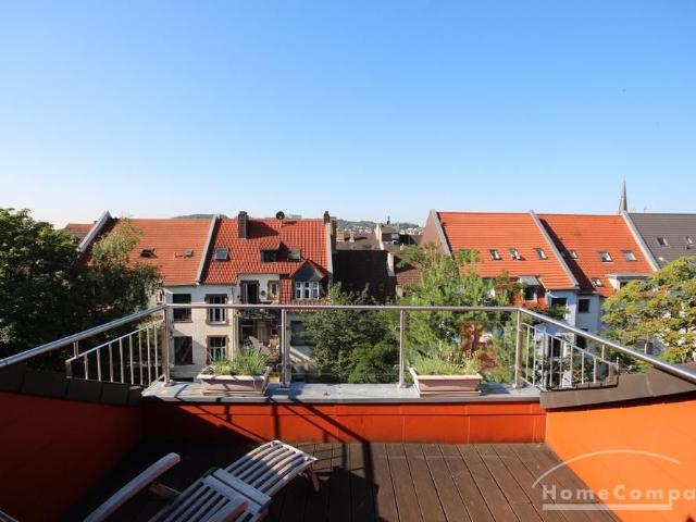 Volleingerichtete Dachterrassenwohnung mit Blick über Saarbrücken