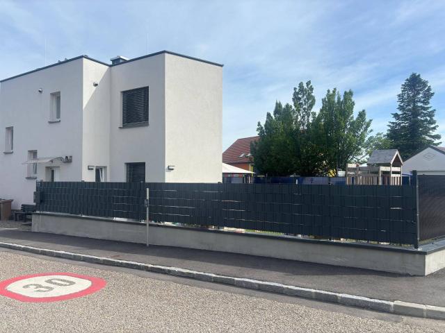 Teilmöbiliertes Reihenhaus mit Garten und Garage in Spillern