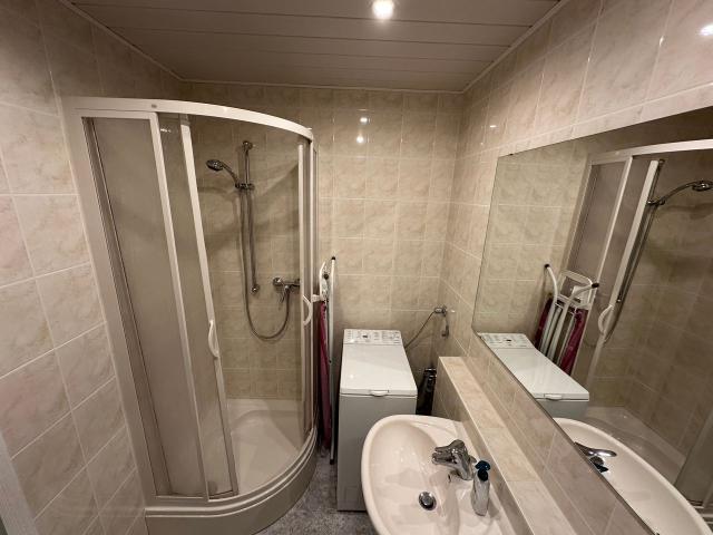 Vollmöblierte, neu sanierte 2 Zimmer Wohnung Nähe Hauptbahnhof und Universität, Dresden Amsterdam Apartments for Rent