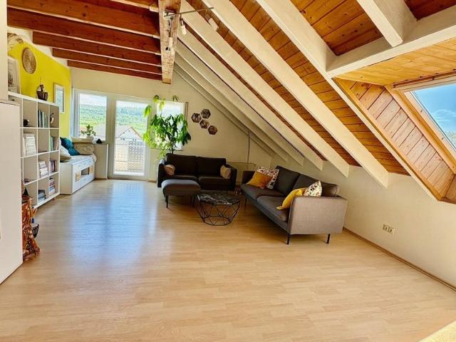 Vollmöblierte großzügige 2 Zi. Whg. 80qm mit Balkon