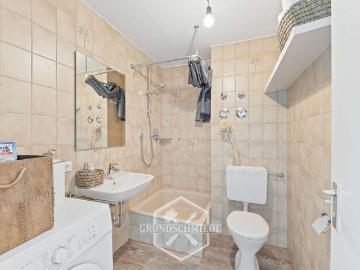 Vollmöblierte 1,5 Zimmer Wohnung mit großem Balkon