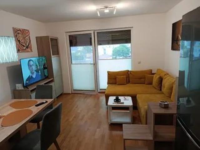 Vollmöblierte 2 Zimmerwohnung + Balkon, Kellerabteil, Neubau, 1 Garagenplatz in der hauseigenen Garage inkludiert