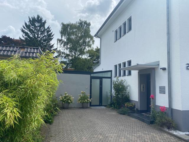 Vollmöblierte 2 Zimmerwohnung in Köln Ostheim, Koln Amsterdam Apartments for Rent