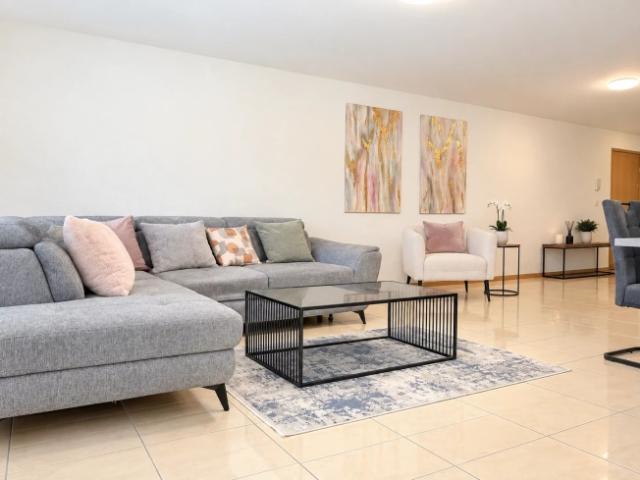 Vollmöbliertes 5,5 Zimmer Apartment in der Nähe des Sees