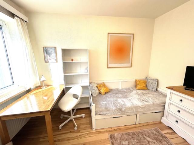 Vollmöbliertes 1 Zimmer Apartment in Striesener Villa – Nahe Großer Garten