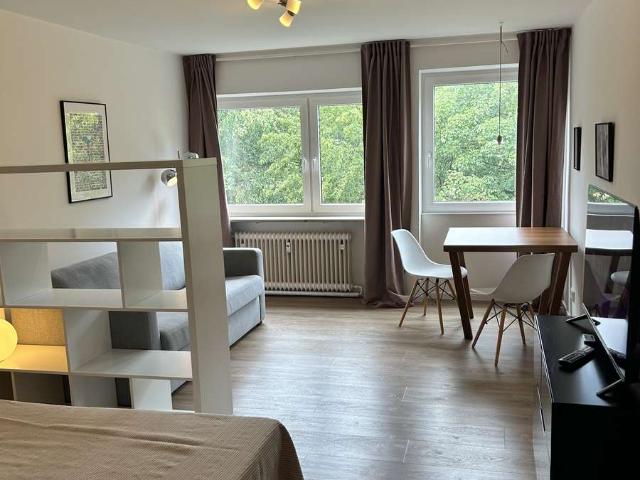 Vollmöbliertes 1 Zimmer Apartment mit Panoramablick im Top Geschoss – 2024 saniert, U3 in Fußnähe